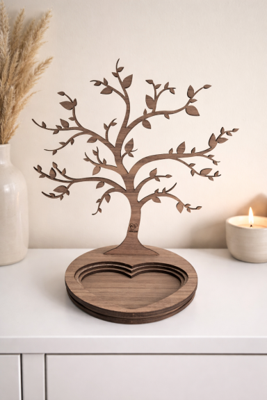 Personalisierter Gästebaum aus Holz – individuelle Hochzeitsdekoration